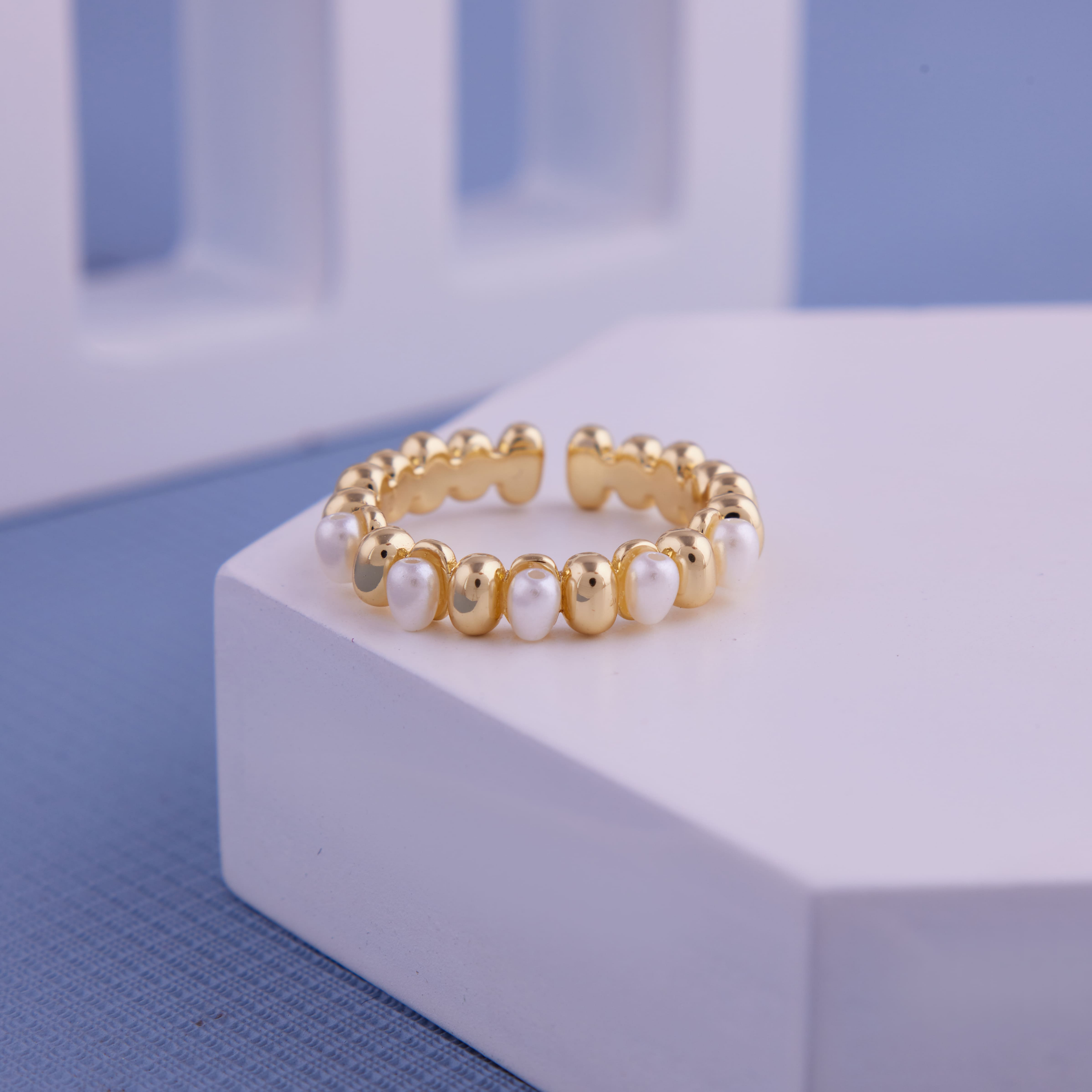 Luxurious Gold Finish Freshwater Pearl 18KT Gold Plated Ring